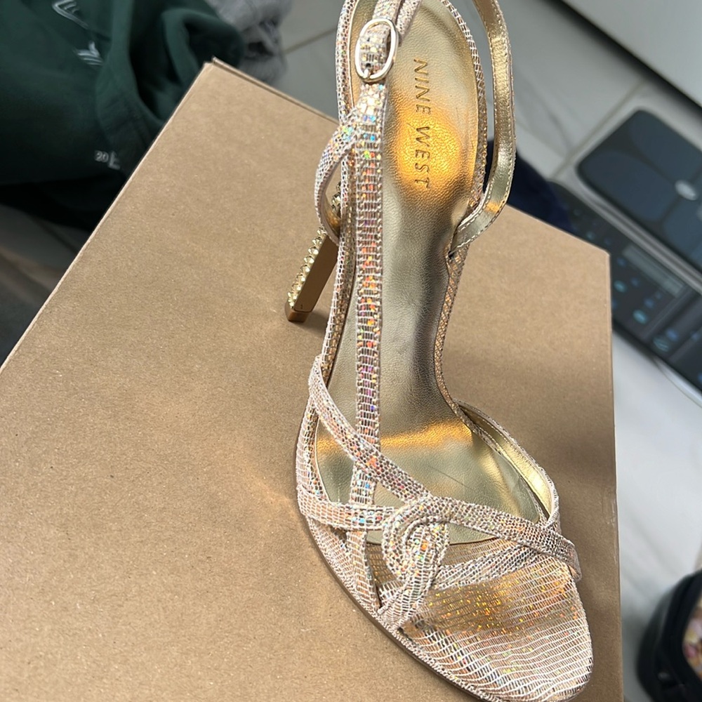 Worn once Nine West heels size 8